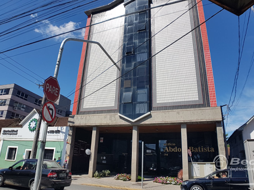 APARTAMENTO SEMI MOBILIADO  CENTRO -             32m2 - R$ 130.000,00